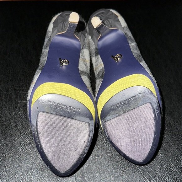 Rachel Roy Grey Yellow Plaid Heels - Picture 9 of 9